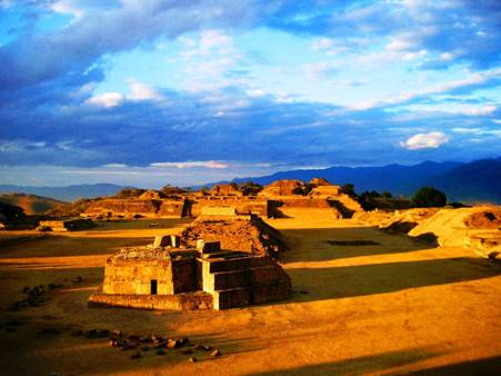 atardecer monte alban.jpg