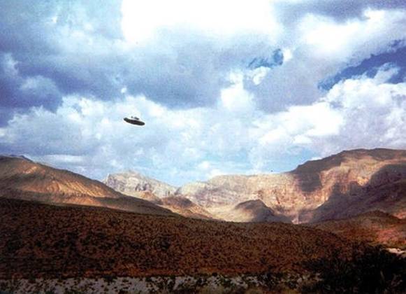 ufo-april-1998-lake-powell-utah-usa.jpg